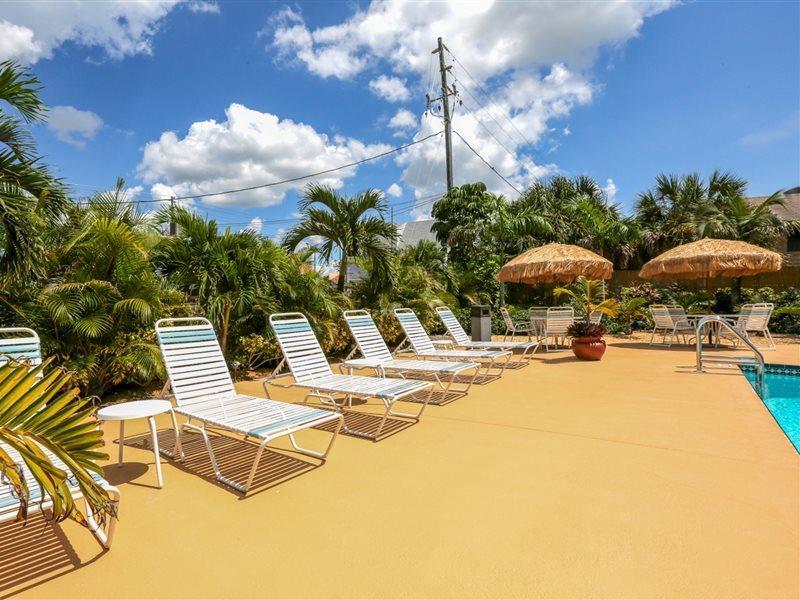 แบร์ฟุต บีช คลับ Hotel เซนต์พีทบีช ภายนอก รูปภาพ